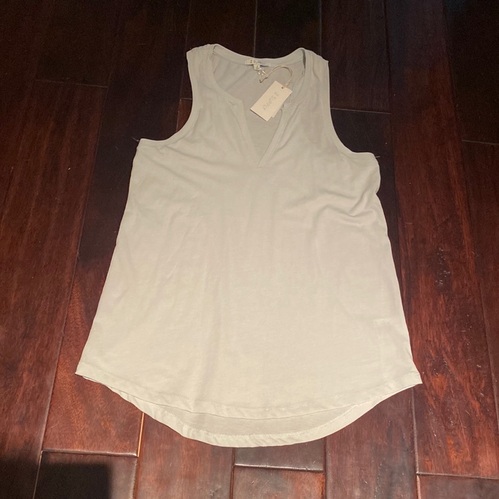 NWT Z supply v neck tank top